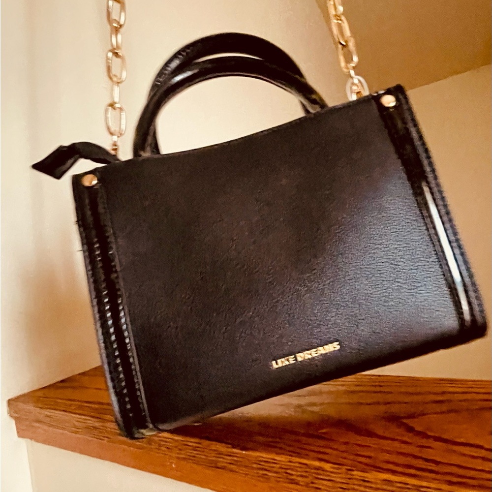 So cute, BLACK PURSE - Picture 2 of 4